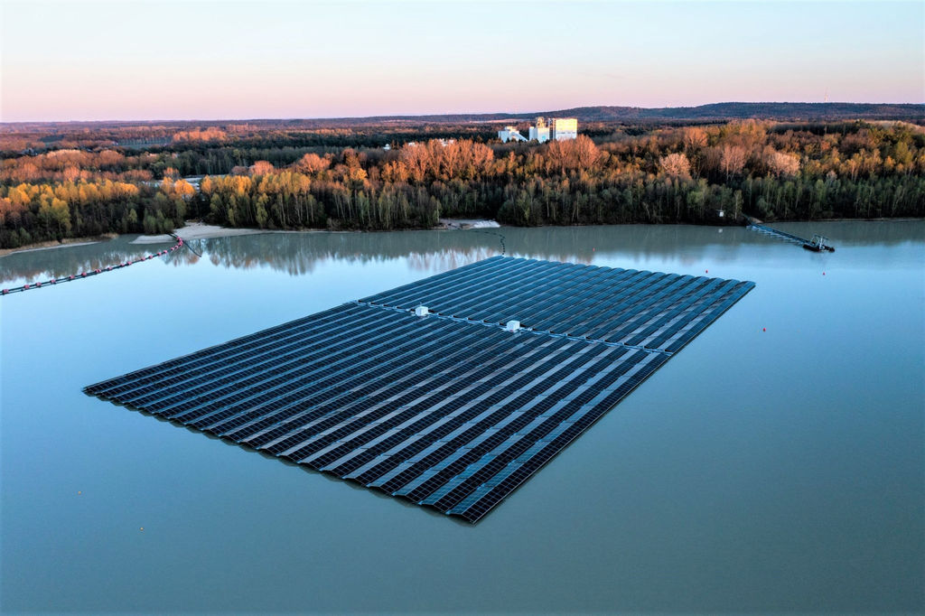 The 3MWp floating solar plant on the Silbersee III lake (Courtesy of Quarzwerke)