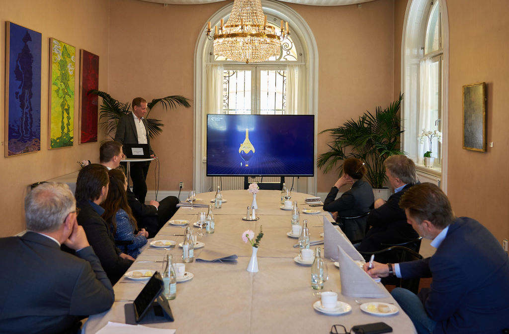 Kevin Rebenius presenting before the Swedish Parliament (Courtesy of CorPower Ocean)