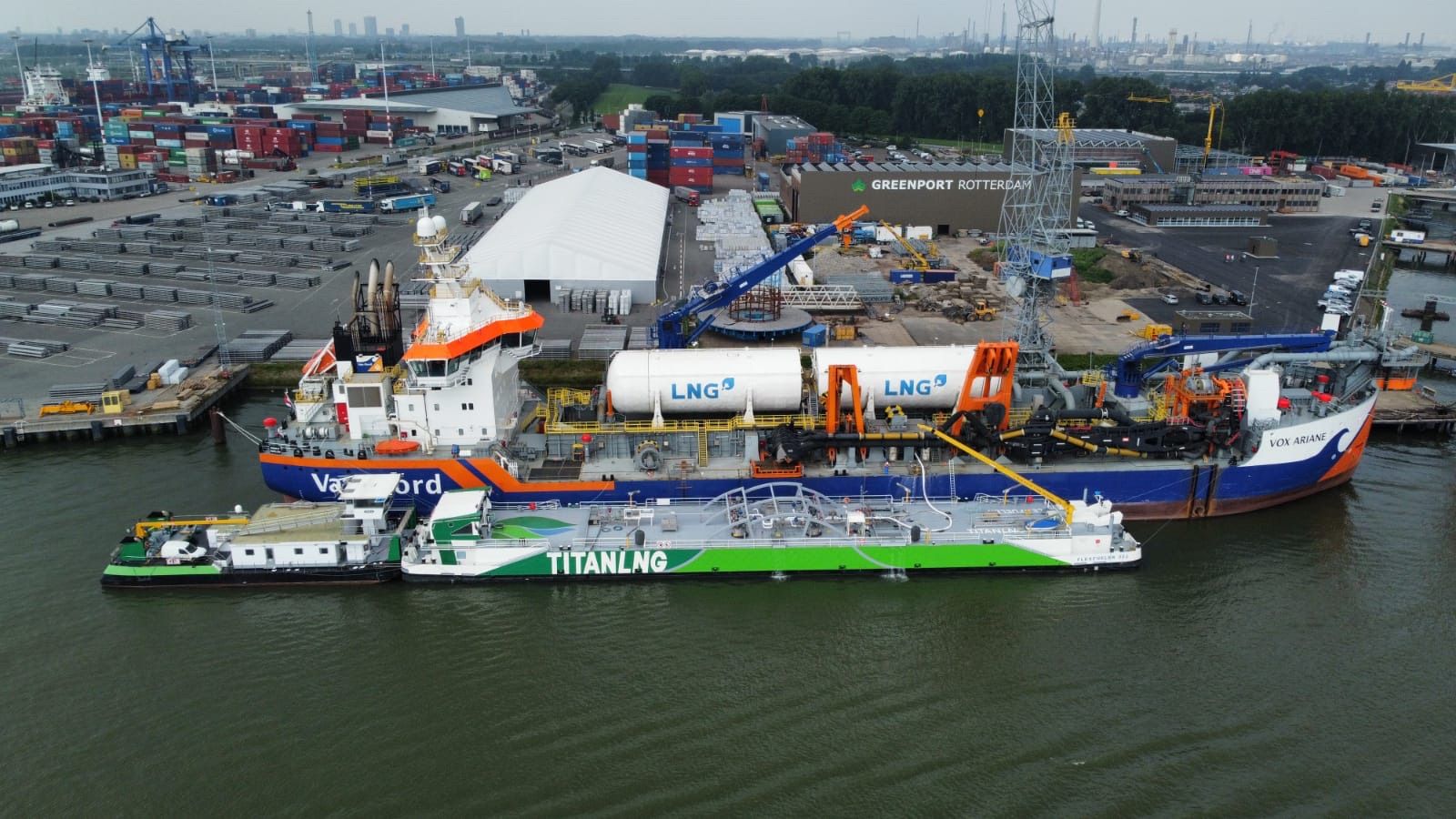 Titan delivers 350 tonnes of LNG to TSHD Vox Ariane