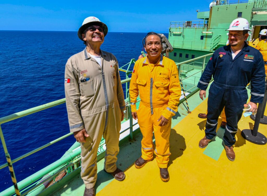 Pemex's Chief Executive Officer (CEO), Octavio Romero Oropeza, visits the FPSO after the company took over the ownership and operation; Source: Pemex