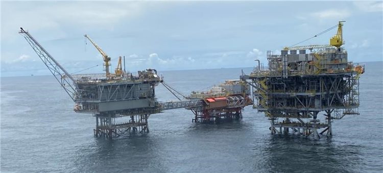 Cassia C topsides installed; Source: BP