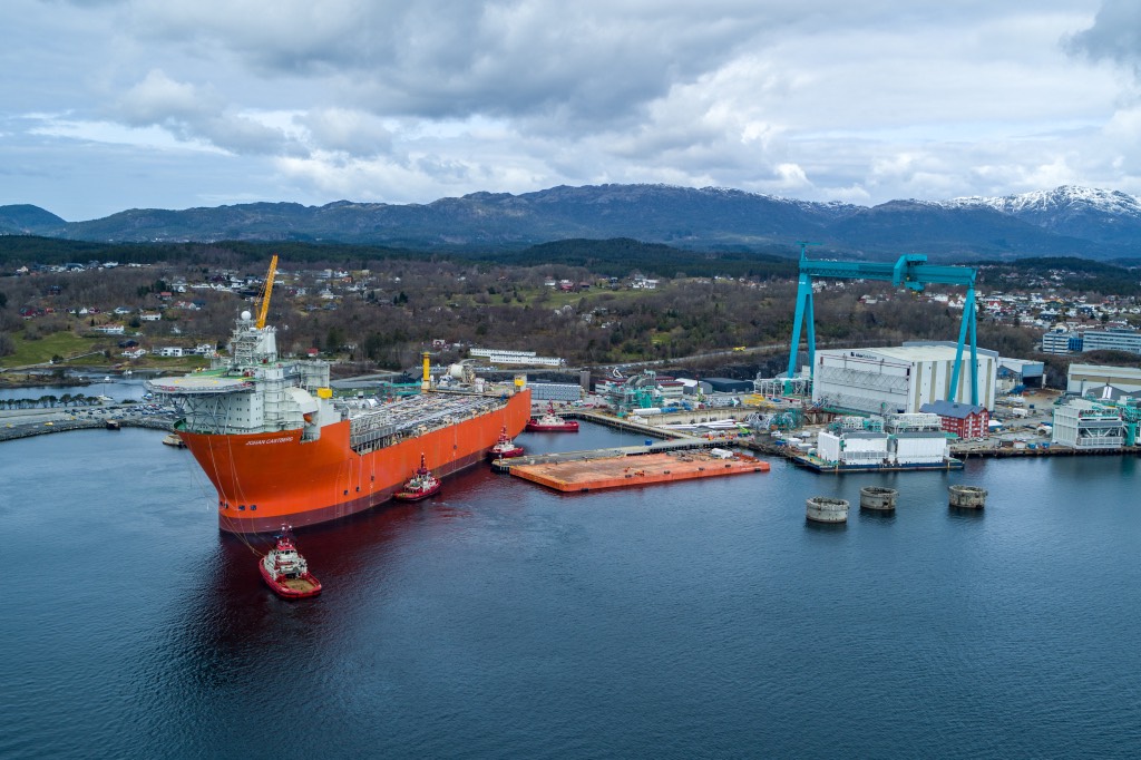 Johan Castberg float off and tow to Aker Solutions Stord 11 April 2022