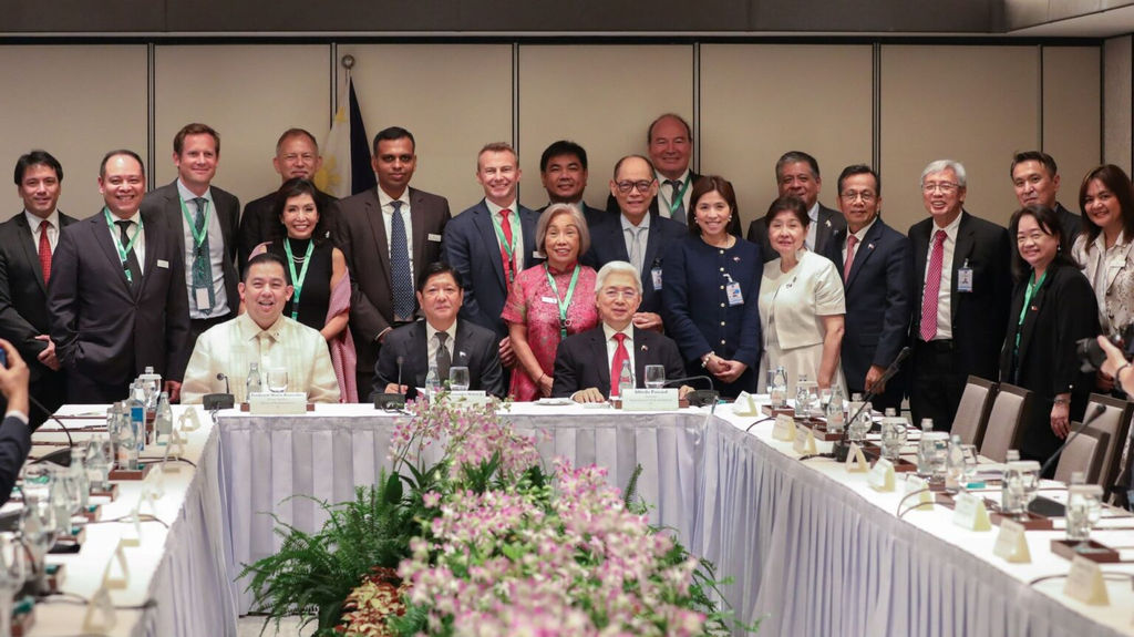 Official business roundtable with Blueleaf Energy and SunAsia (Courtesy of Blueleaf Energy)