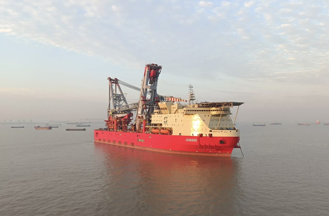 Chinese heavy lift pipelay vessel completes sea trial