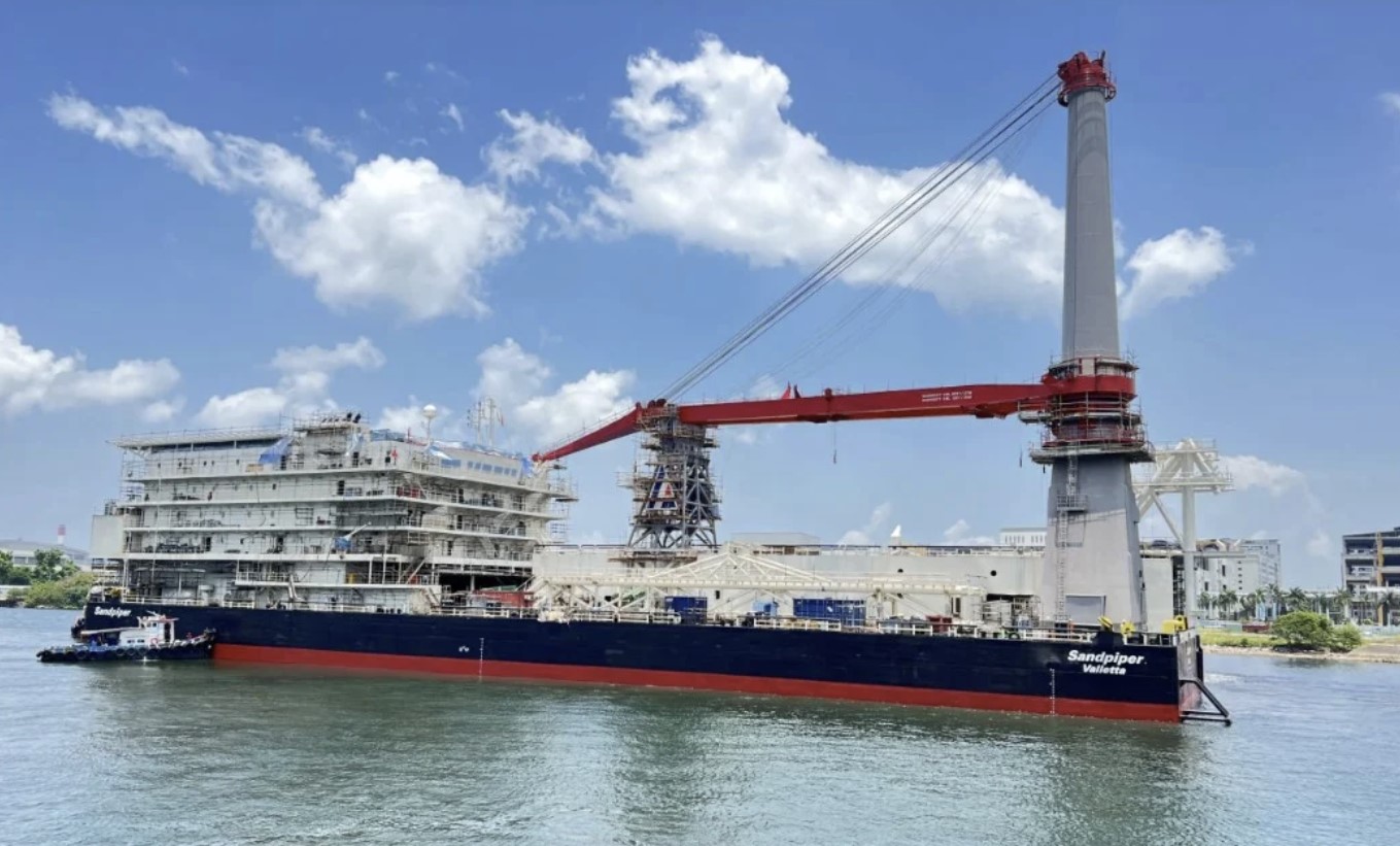 Allseas' new pipelaying barge preparing for its first project