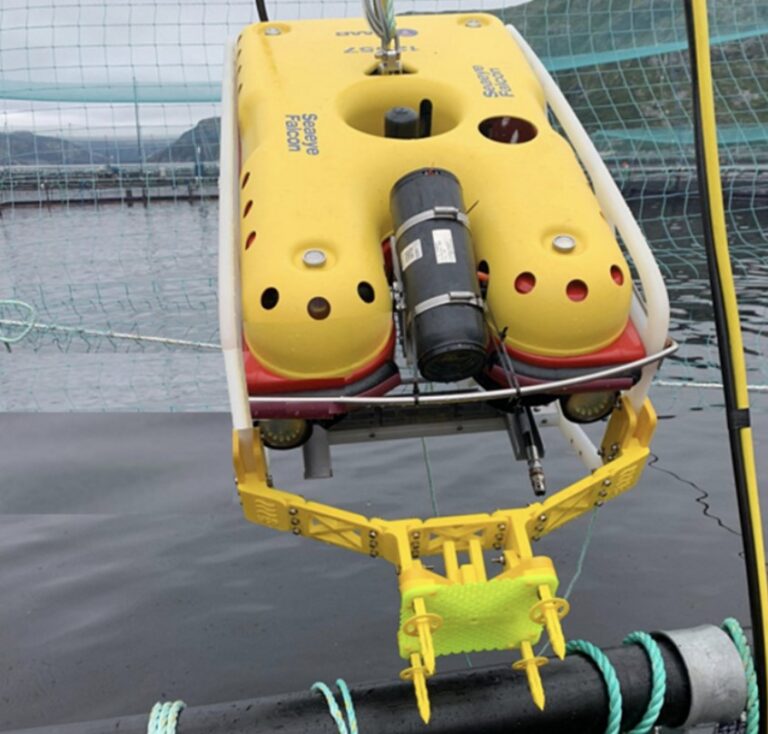 Skinny fiber optic tether could let ROVs be launched from small boats