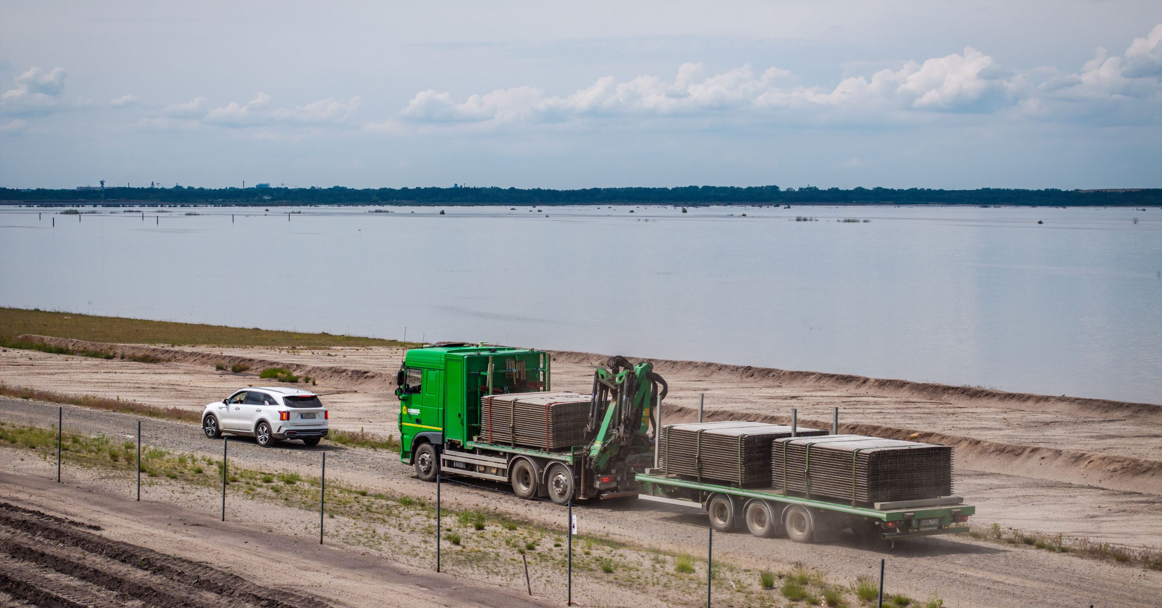 Floating solar panels arriving at the Cottbus Baltic Sea via trucks
