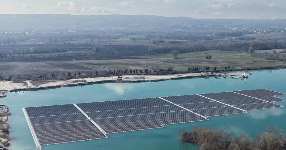 Ciel & Terre's floating solar panels floating on the French lake