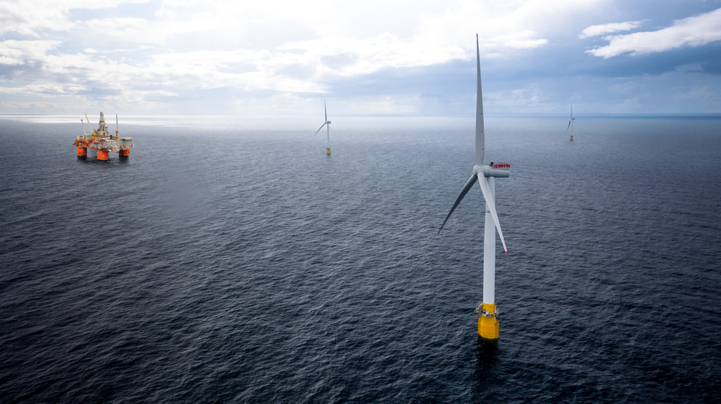 Hywind Tampen floating wind farm and Snorre platform; Source: Equinor