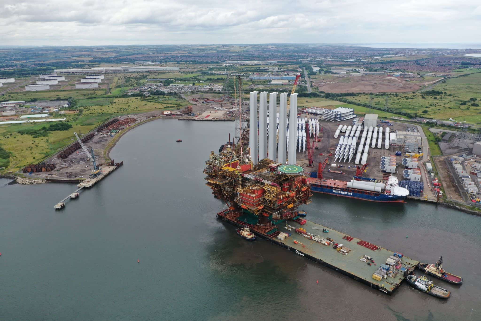 Shell's Brent Charlie arrives at Able Seaton Port; Source: Able UK