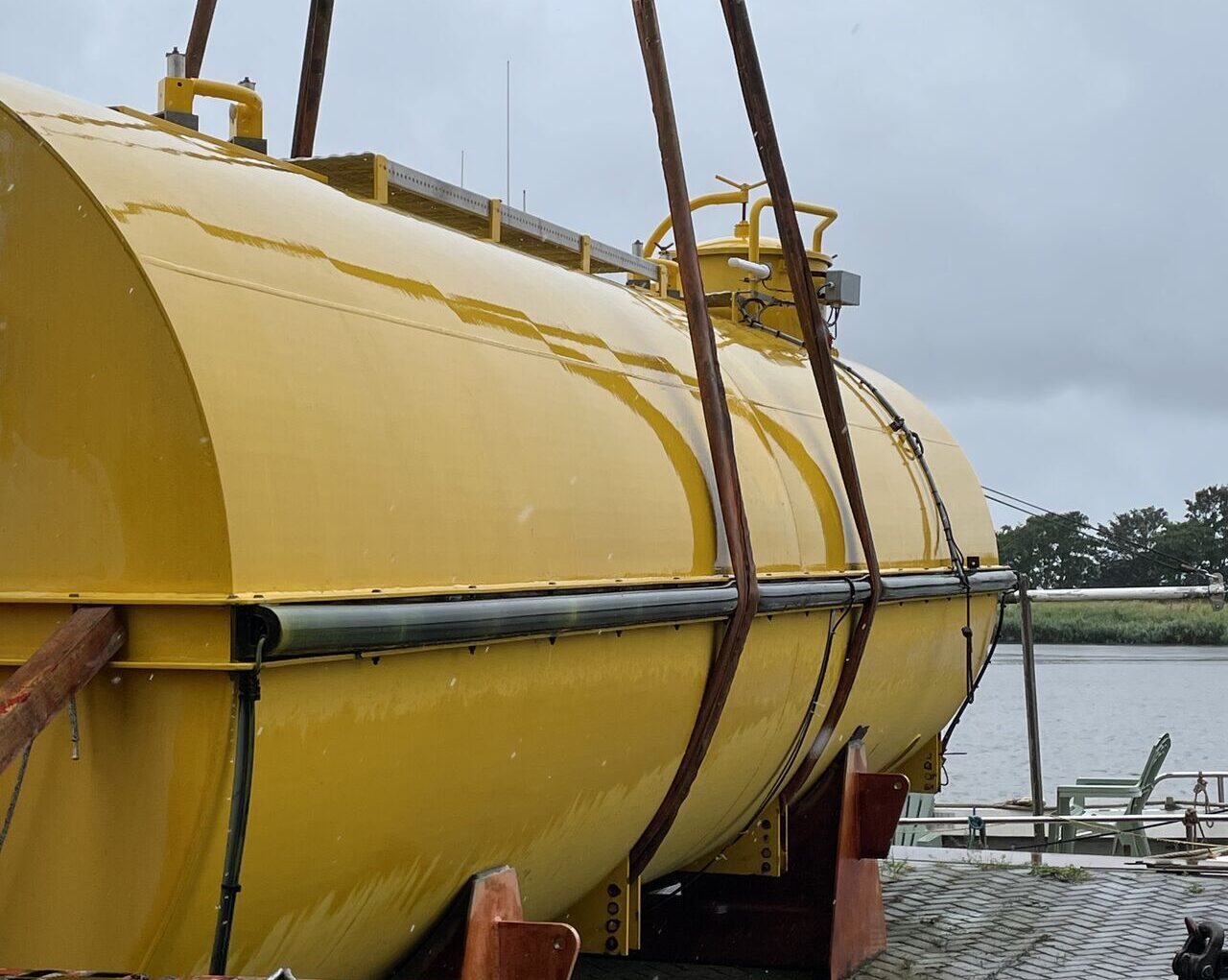 Dutch wave energy company Slow Mill Sustainable Power has moved its wave energy converter (WEC) from the harbor in Den Helder, the Netherlands, to the dry testing site.