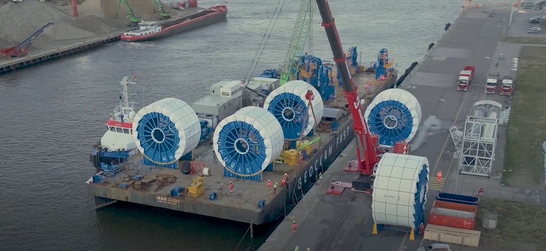 French company's barge in fifth gear for Germany’s Wilhelmshaven 2 LNG terminal