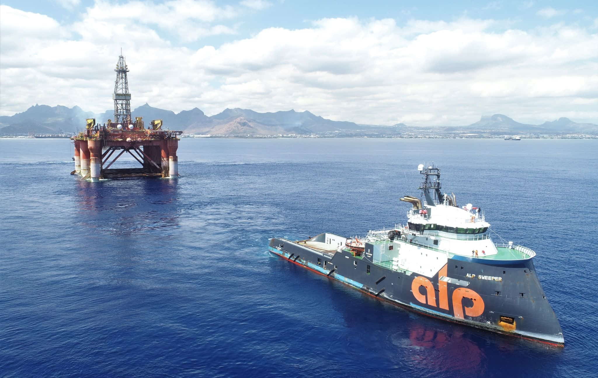 Blackford Dolphin rig; Source: Dolphin Drilling