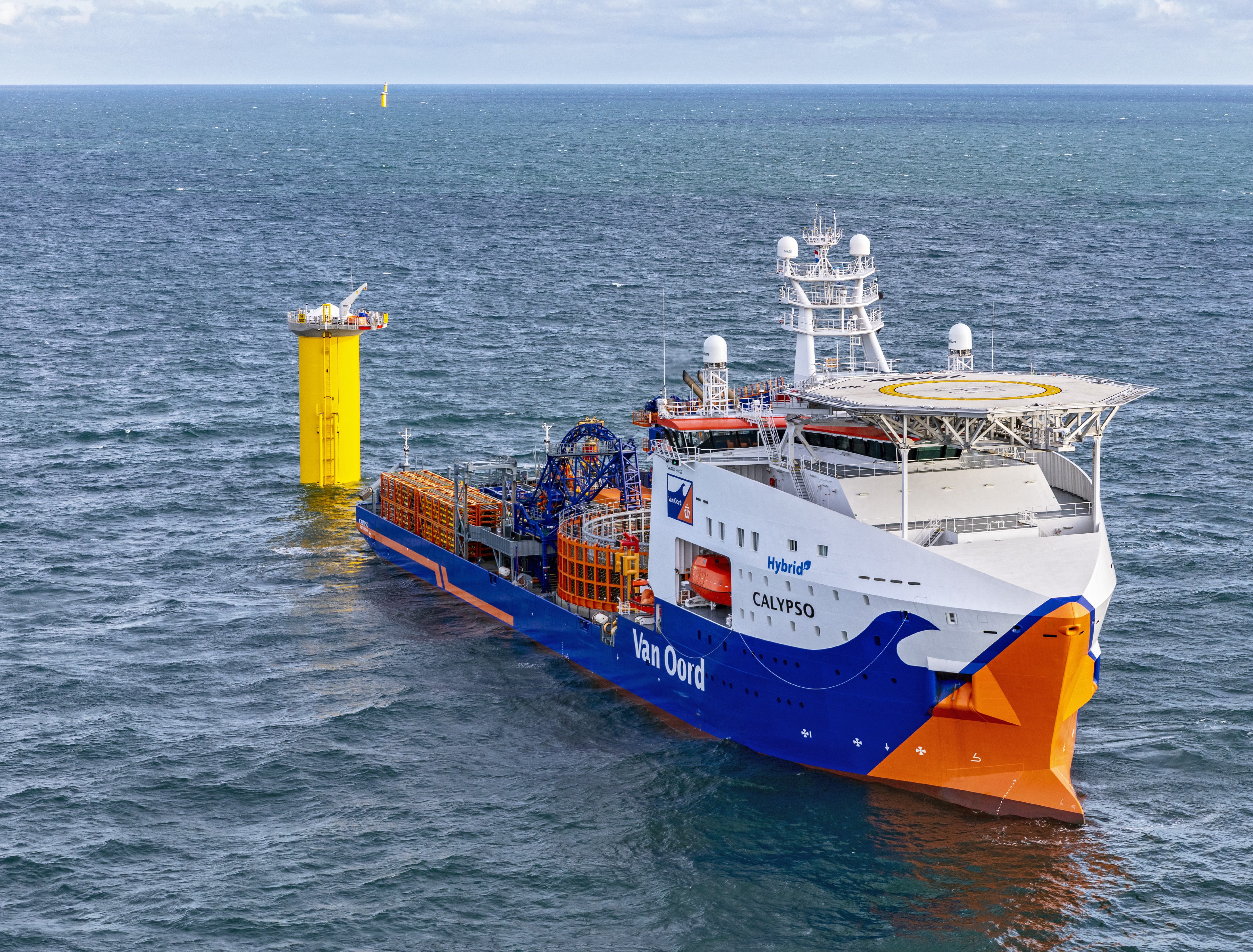 Van Oord’s hybrid cable layer debuts at RWE's 1.4 GW offshore wind farm