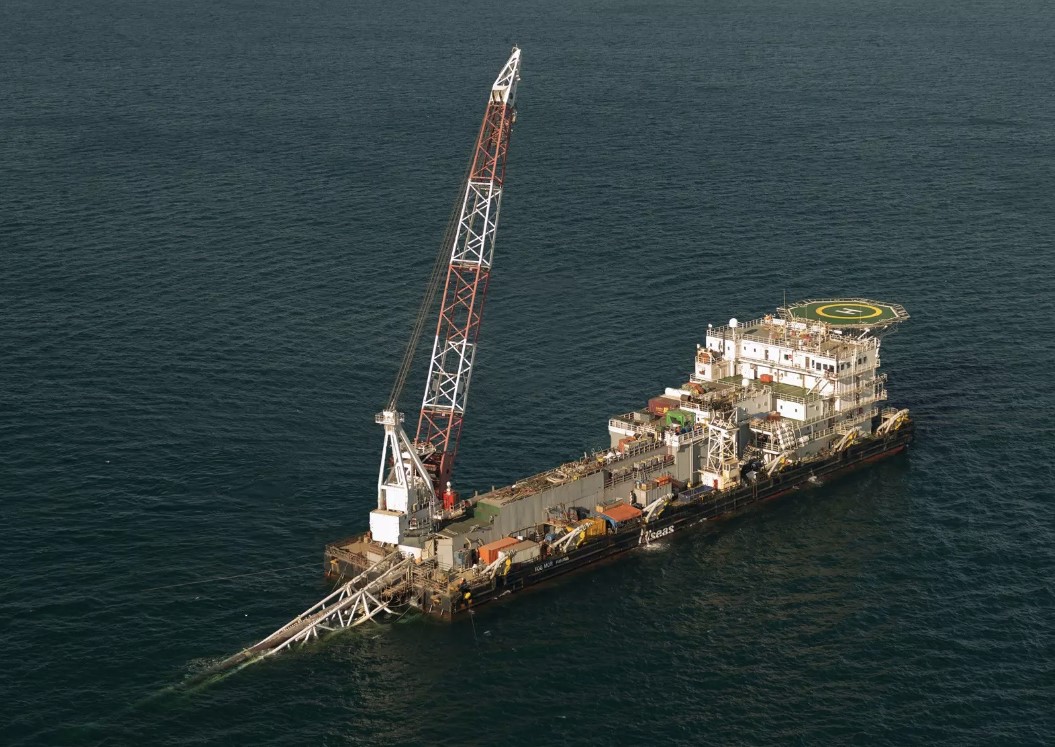 Allseas waves goodbye to shallow-water pipelay barge after 27 years