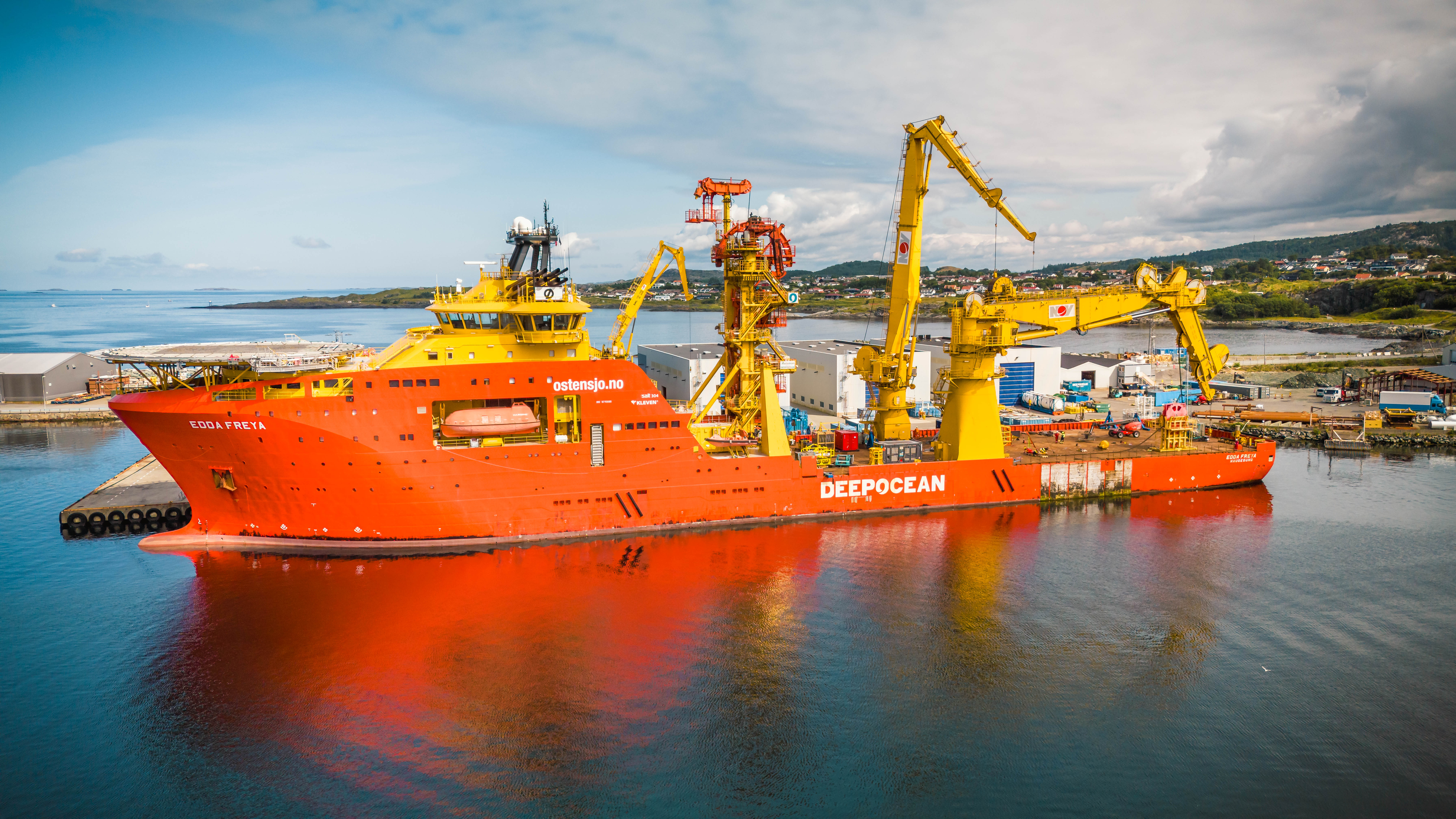 DeepOcean and Østensjø Rederi extend long-standing charters for three vessels