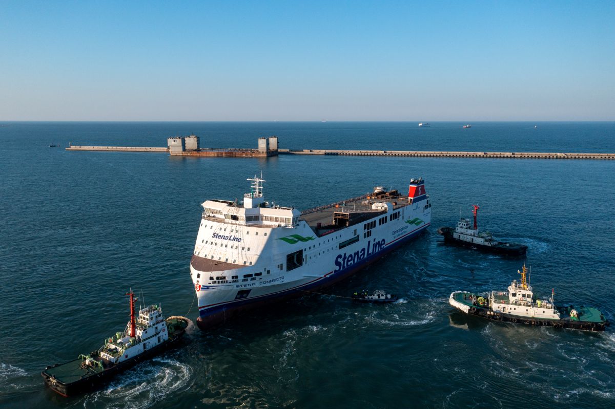 Stena Line splashes second methanol-ready NewMax hybrid ferry