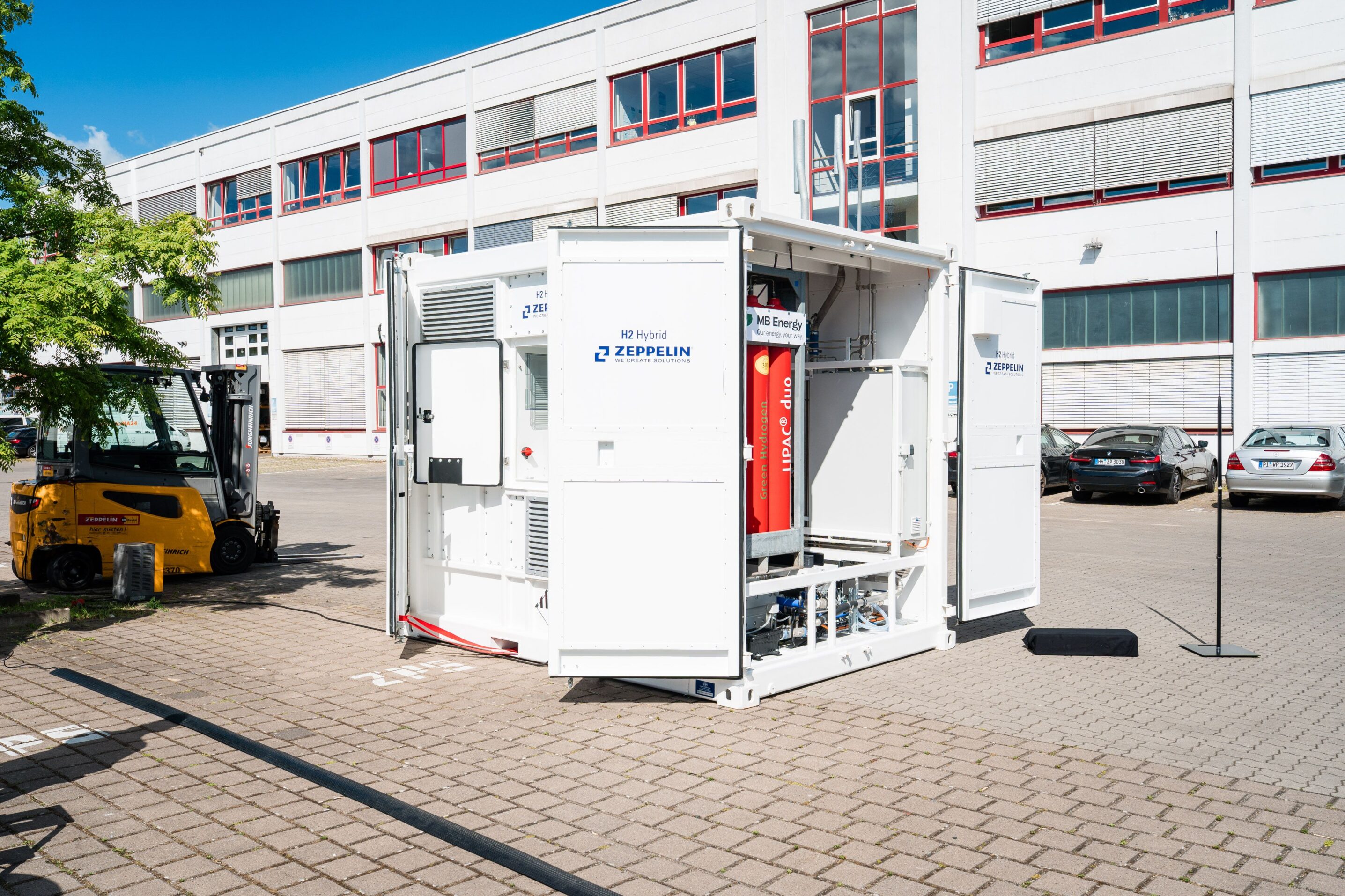Innovative Hybrid Fuel Cell Generator Unveiled by Zeppelin Power Systems in Hamburg
