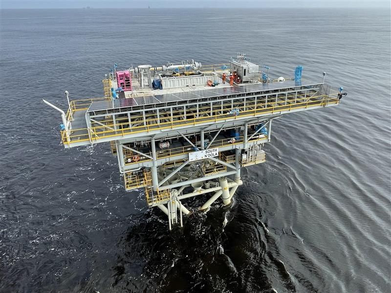 offshore solar panel installation by JCE Energy. Source: Aquaterra Energy