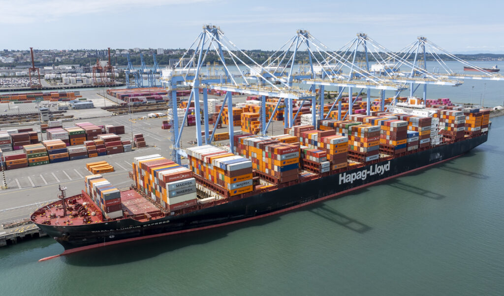 NWSA: Hapag-Lloyd boxship debuts shore power system at Husky Terminal