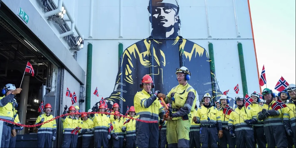 Offshore field opening ceremony