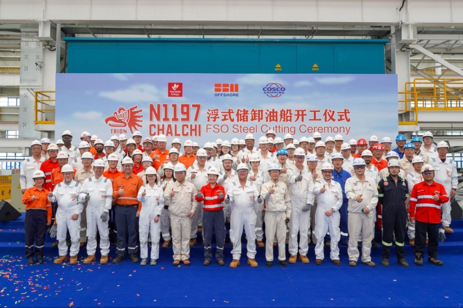 Many people standing in several lines at the FSO Chalchi steel-cutting ceremony